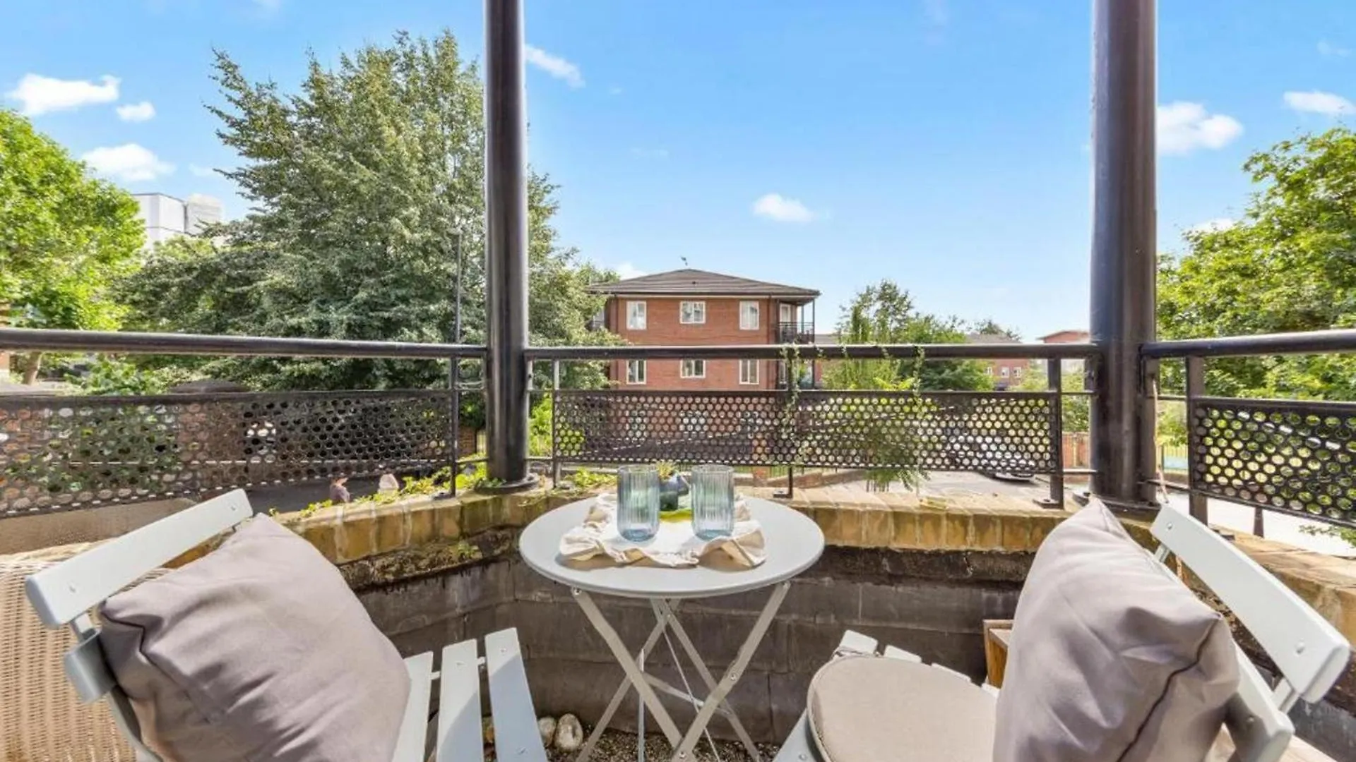 Cosy London Apartment Near Canary Wharf